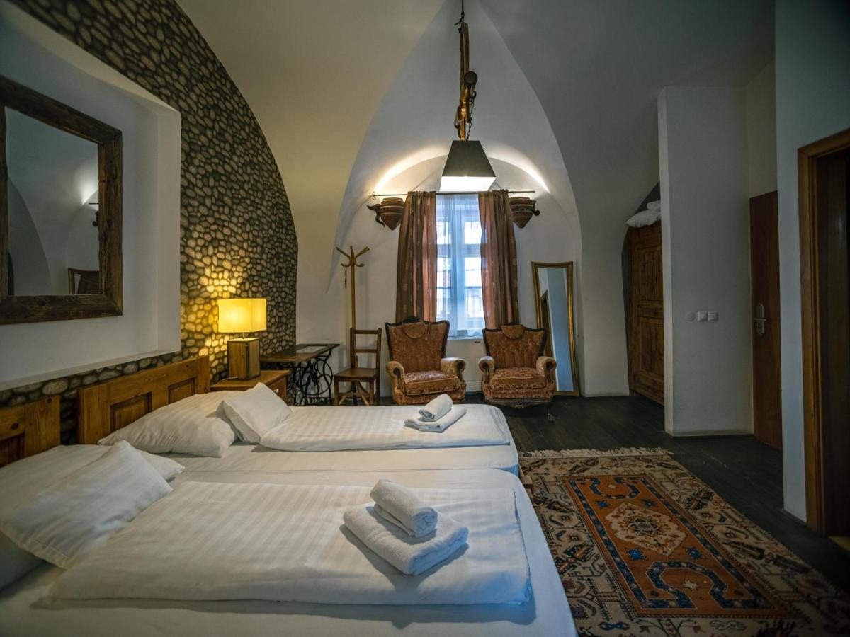 Hotel Regi Posta Etterem Es Fogado 3*