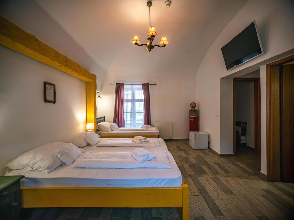 Régi Posta étterem és 3* Debrecen