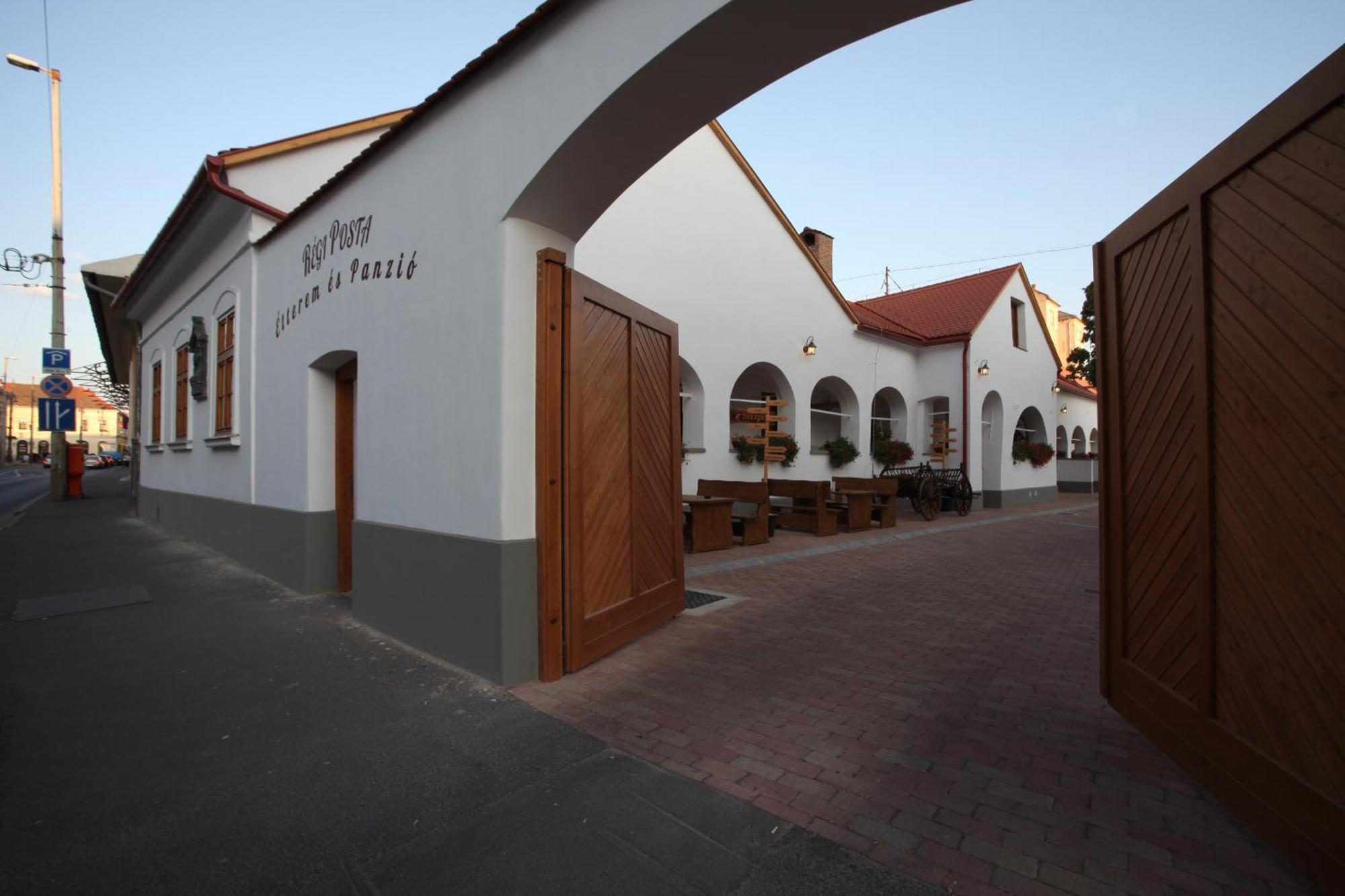 Hotel Regi Posta Etterem Es Fogado Debrecín