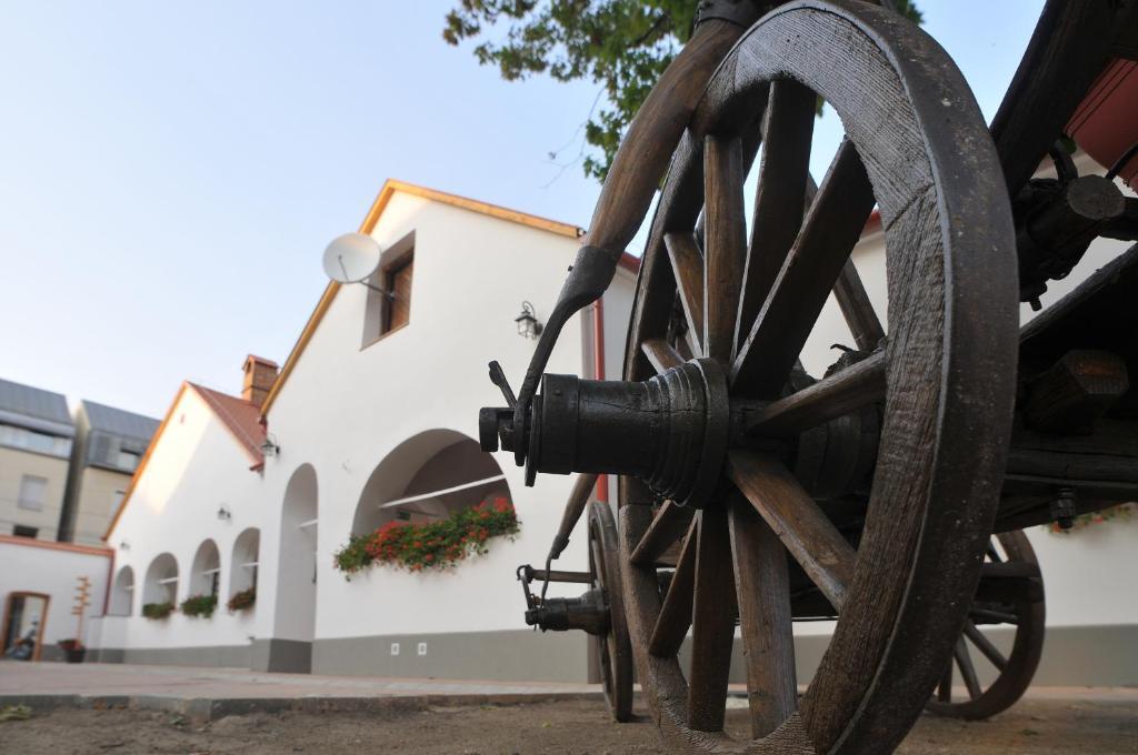 Hotel Regi Posta Etterem Es Fogado